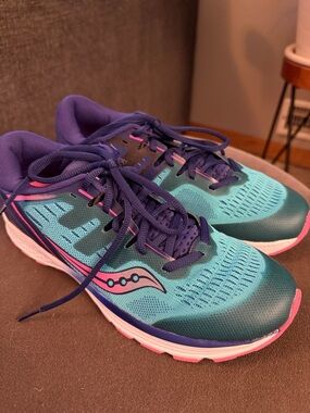 Saucony Guide ISO 2 Womens 7M Running Shoes Teal Pink Like New